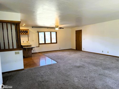 1202 N Walnut St, Creston, IA, 50801-1558 | Card Image