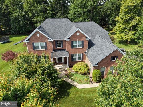 8025 Side Hill Dr, WARRENTON, VA, 20187-9215 | Card Image