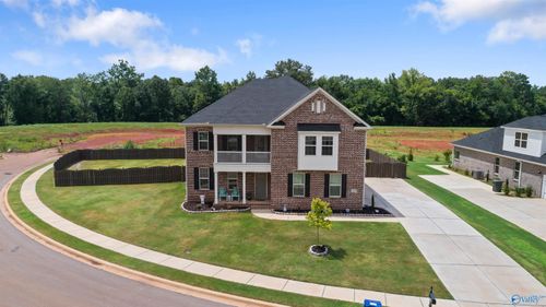 8129 Tupelo Gum Trce Sw, Huntsville, AL, 35802-3165 | Card Image