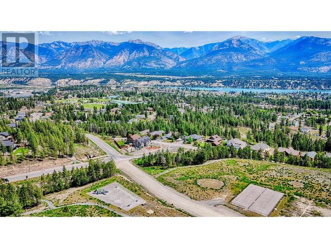 1910 Pineridge Dr, House other with 5 bedrooms, 3 bathrooms and 23 parking in Invermere BC | Image 60