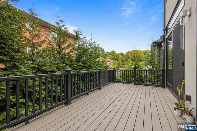 12 Hooks Ln, Condo with 4 bedrooms, 4 bathrooms and null parking in Edgewater NJ | Image 20
