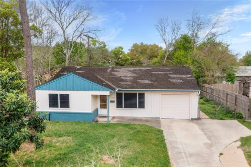 1737 S Park Dr, Alvin, TX, 77511-4351 | Card Image