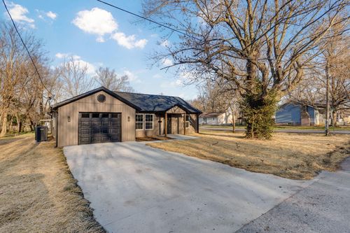 703 S Adams Ave, Aurora, MO, 65605-1701 | Card Image