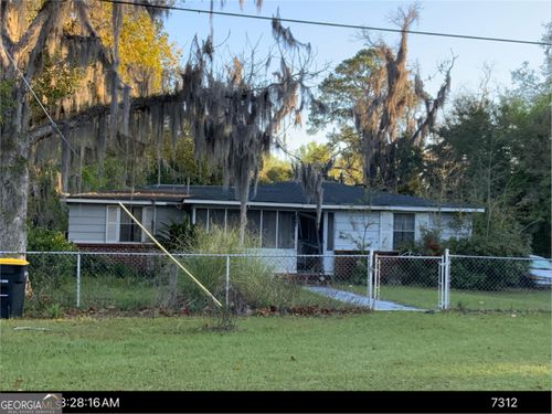 204 Trumbull St, Darien, GA, 31305-8842 | Card Image
