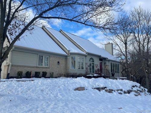 301 Saint Lawrence Blvd, Northville, MI, 48168-1566 | Card Image