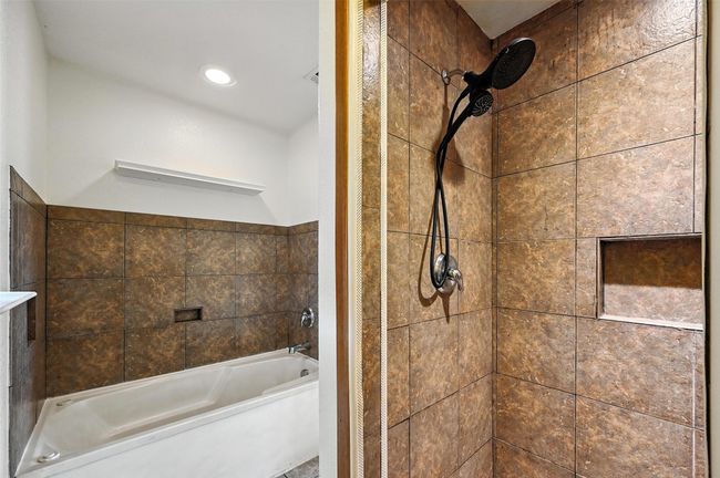 10133 Country View Ln, House other with 3 bedrooms, 2 bathrooms and null parking in Forney TX | Image 14