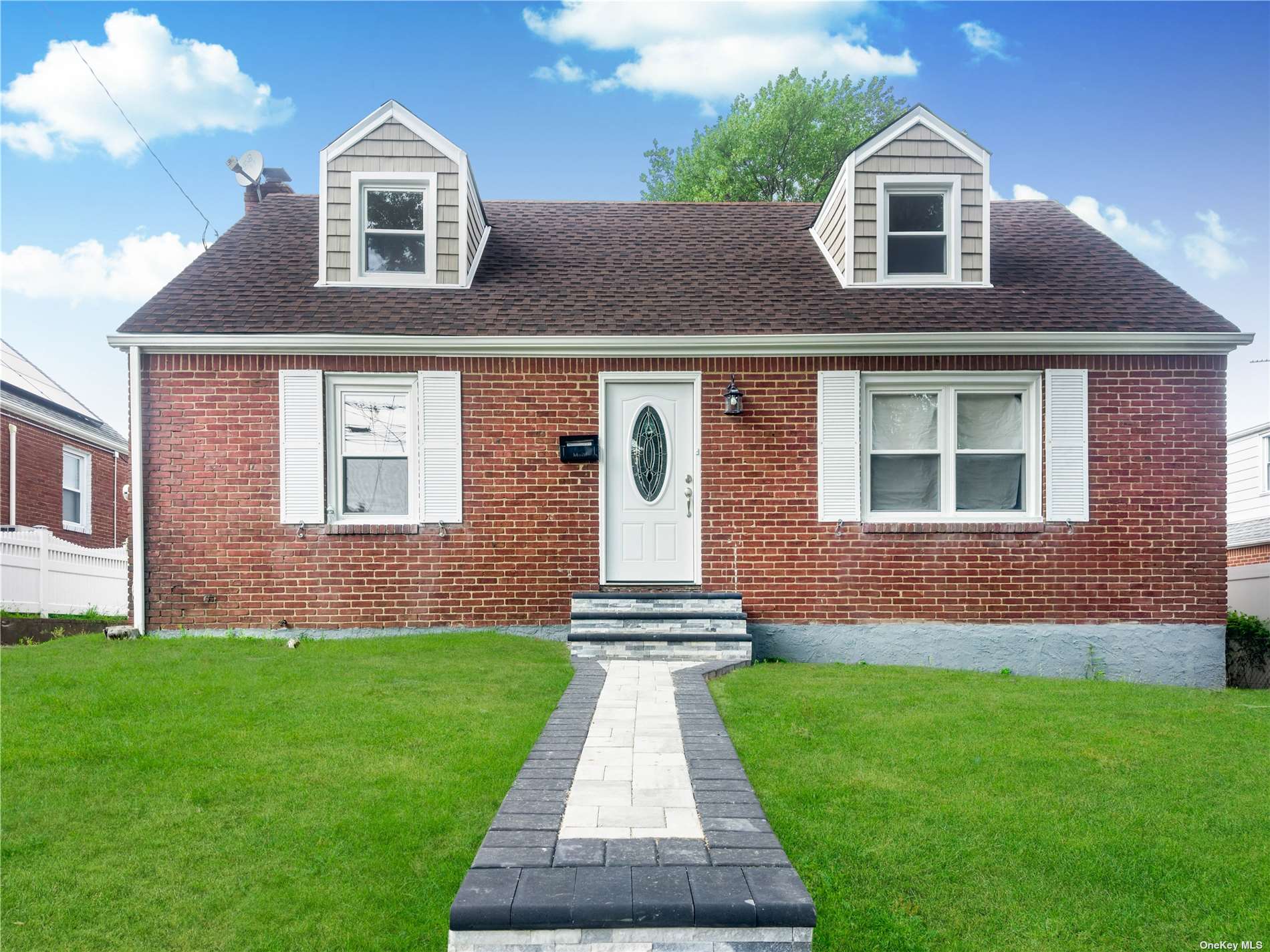 Catherine Ct, Elmont, NY 11003