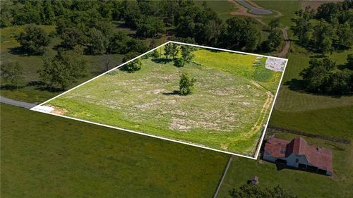 19057 Strawberry Plant Road, Fayetteville, AR, 72704 | Card Image