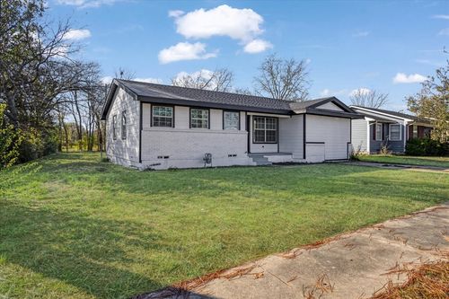 110 E Cunningham St, Bonham, TX, 75418-2425 | Card Image