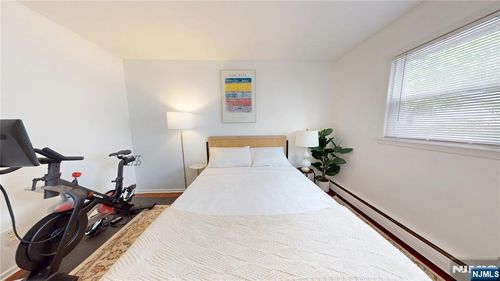 121 3rd St, South Orange, NJ, 07079-1858 | Card Image