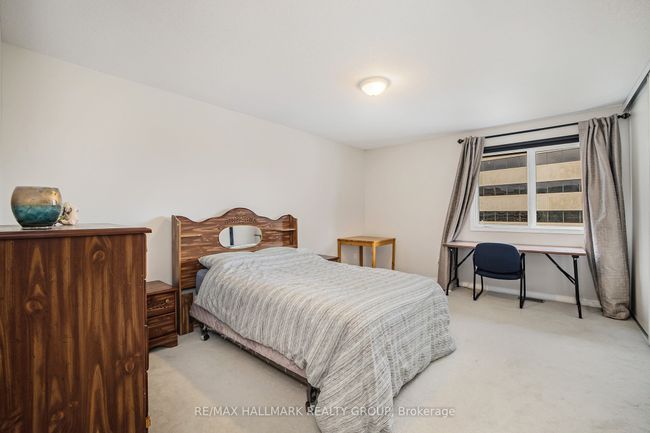 63 Manhattan Cres, House attached with 2 bedrooms, 2 bathrooms and 2 parking in Ottawa ON | Image 12