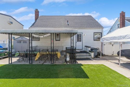 1472 Clay St, Elmont, NY, 11003-1017 | Card Image