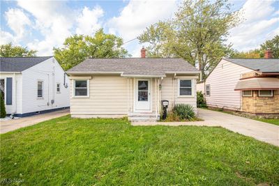 View of front of house with a front yard | Image 1