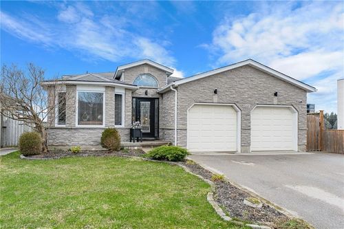 102 Nathan Crt, Cambridge, ON, N1P1C1 | Card Image