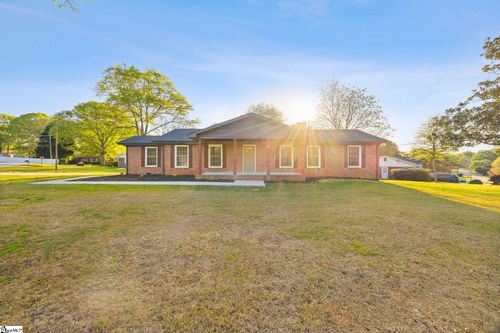 303 Central Ave, Mauldin, SC, 29662-2213 | Card Image