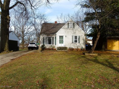 14509 Rockside Rd, Maple Heights, OH, 44137-4011 | Card Image