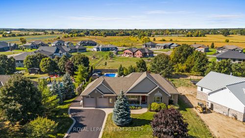 2193 Trailwood Dr, North Gower, ON, K0A2T0 | Card Image