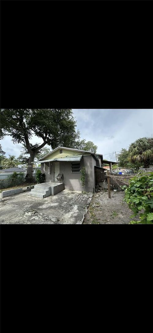 5511 Nw 4th Ave, Miami, FL, 33127-1527 | Card Image