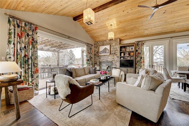 open concept great room | Image 9