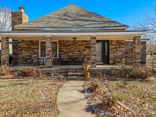 1610 Grandview Ave, Pawhuska, OK, 74056-1827 | Card Image