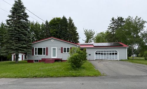 150 23rd Ave, Madawaska, ME, 04756-1357 | Card Image