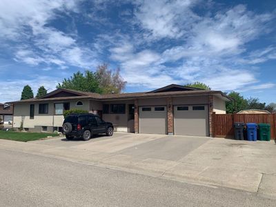 1813 Elm Rd S, House detached with 4 bedrooms, 3 bathrooms and 6 parking in Lethbridge AB | Image 3