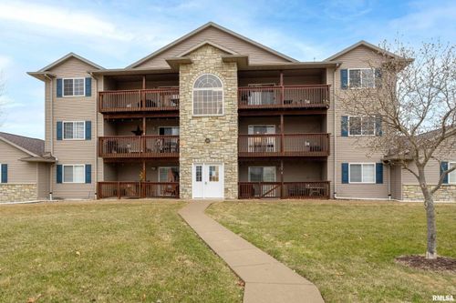 unit-203-209 E Price St, Eldridge, IA, 52748-1777 | Card Image