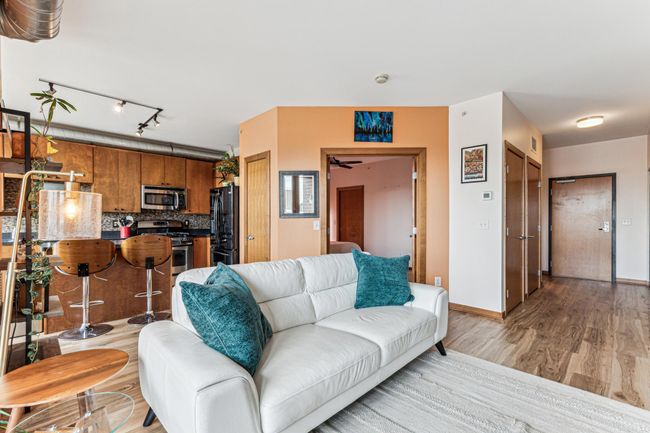 Open Concept for Easy Entertaining | Image 4
