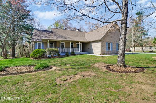 222 Pomeroy Dr, Crossville, TN, 38558-6908 | Card Image