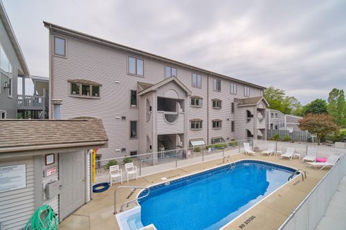 apt-8-317 5th Ave, Manistee, MI, 49660-1374 | Card Image