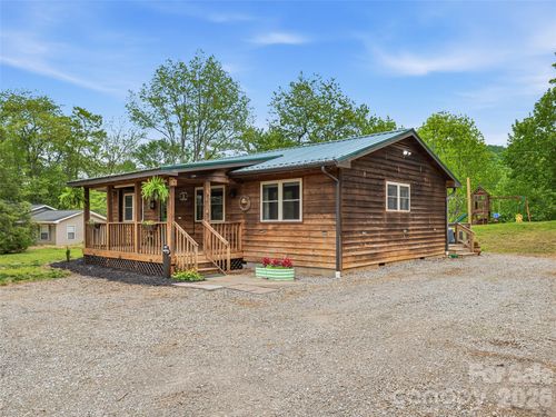 3 Mos Way, Candler, NC, 28715-8834 | Card Image