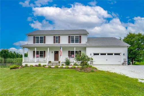 7253 Edison St Ne, Hartville, OH, 44632-9328 | Card Image