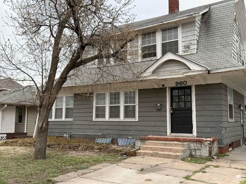 960 S 9th St, Salina, KS, 67401-4806 | Card Image