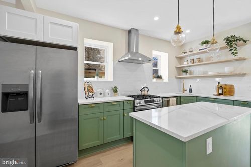 824 Leland St, PHILADELPHIA, PA, 19130-2113 | Card Image