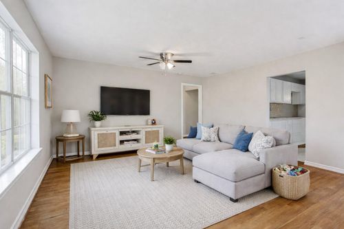 4821 Brinkley St, Houston, TX, 77033-3805 | Card Image