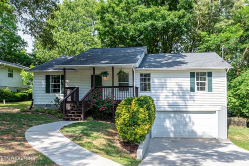 1718 Frank Watt Rd, Knoxville, TN, 37909-1401 | Card Image