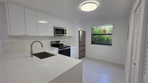 apt-101-10161 W Sunrise Blvd, Plantation, FL, 33322-5604 | Card Image