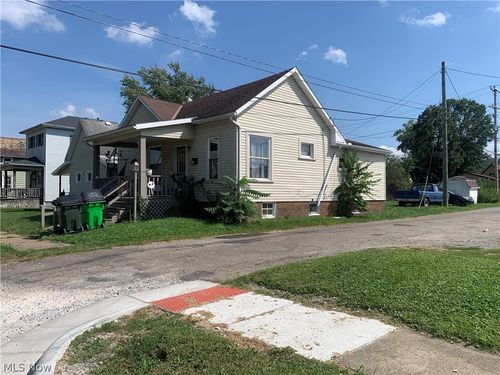 420 E 5th St, Uhrichsville, OH, 44683-1604 | Card Image