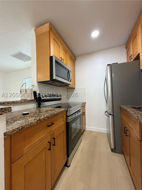 h-2 Crossings Cir, Boynton Beach, FL, 33435-2172 | Card Image