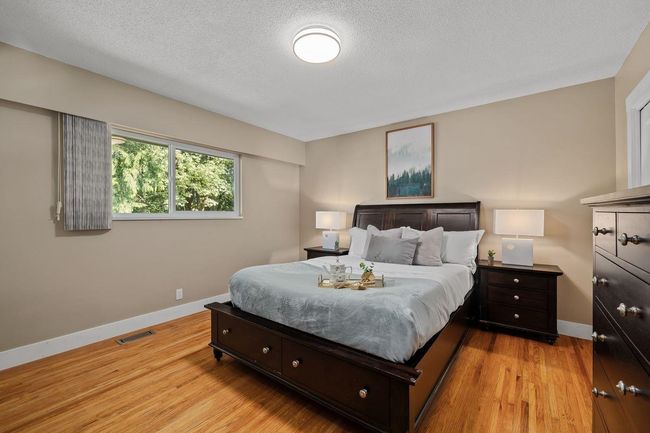 912 Seacrest Crt, House other with 6 bedrooms, 3 bathrooms and 3 parking in Port Moody BC | Image 16