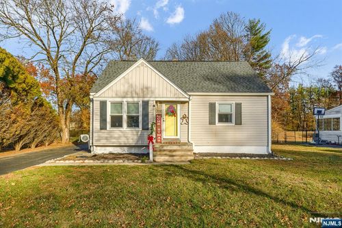 207 Garden Rd, Pompton Lakes, NJ, 07442-2307 | Card Image