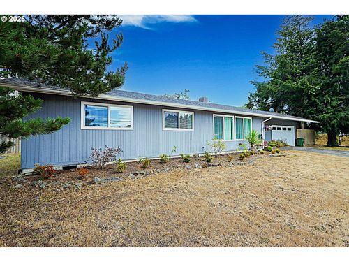 3189 Ash St, North Bend, OR, 97459-1301 | Card Image