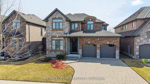 829 Copper Ridge Dr, Waterloo, ON, N2K0B5 | Card Image
