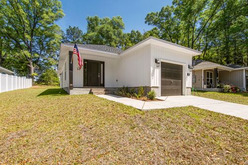 402 N 11th St, DeFuniak Springs, FL, 32433-7322 | Card Image