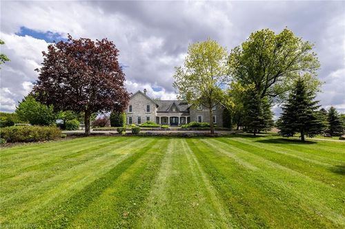 12374 County Rd 43, Winchester, ON, K0C2K0 | Card Image