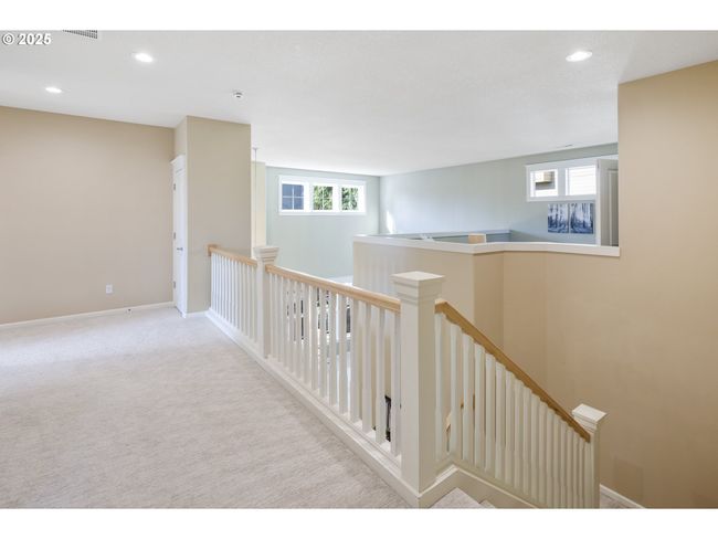 23073 Bland Cir, House other with 5 bedrooms, 3 bathrooms and 3 parking in West Linn OR | Image 20