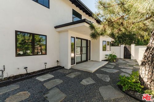 23278 Aetna St, Woodland Hills, CA, 91367-5406 | Card Image