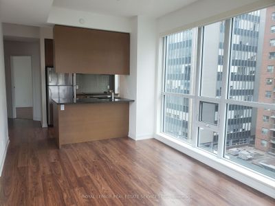 520 - 98 Lillian St, Condo with 2 bedrooms, 1 bathrooms and null parking in Toronto ON | Image 3