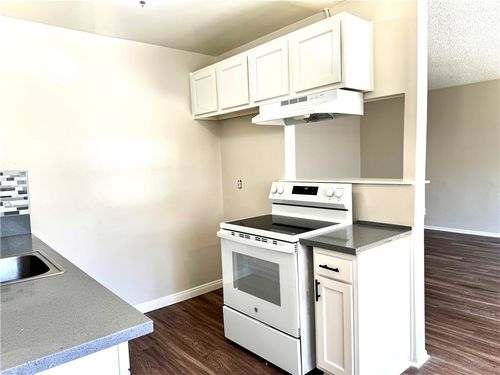 apt-2-1066 E 3rd St, Long Beach, CA, 90802-3451 | Card Image