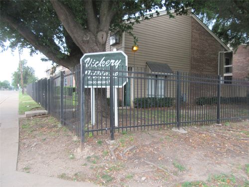 16-5750 Phoenix Dr, Dallas, TX, 75231-5250 | Card Image